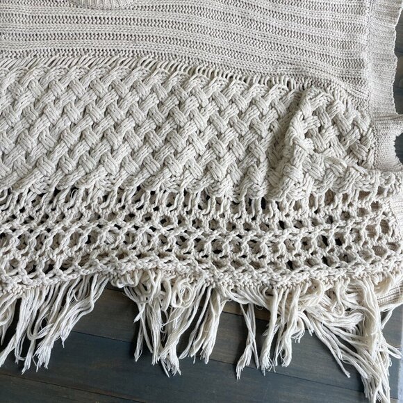 Listicle Creme Cable Knit Loose Fit Poncho Sweater w/ Cute Boho Fringe S/M (Z7) - Picture 4 of 9